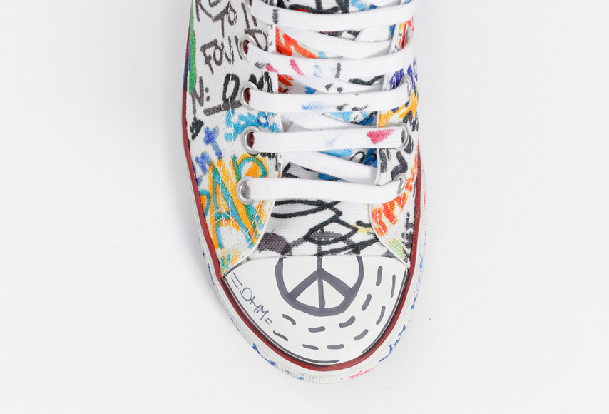 Vetements Graffiti Sneakers